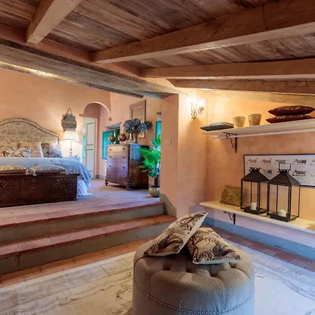 Gufo Villa